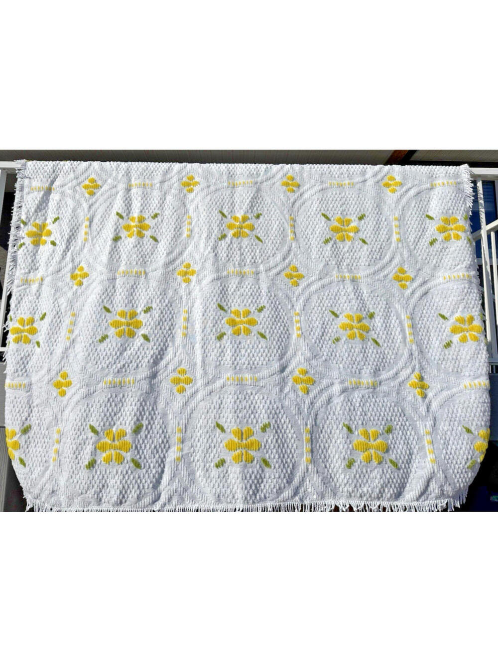 Vtg White Chenille Bedspread Yellow Flowers Green Leaves Fringe Queen King 88"L